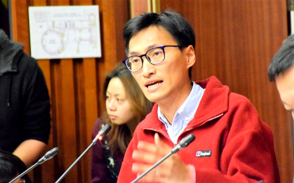 Pro-democracylawmaker intends to run 2