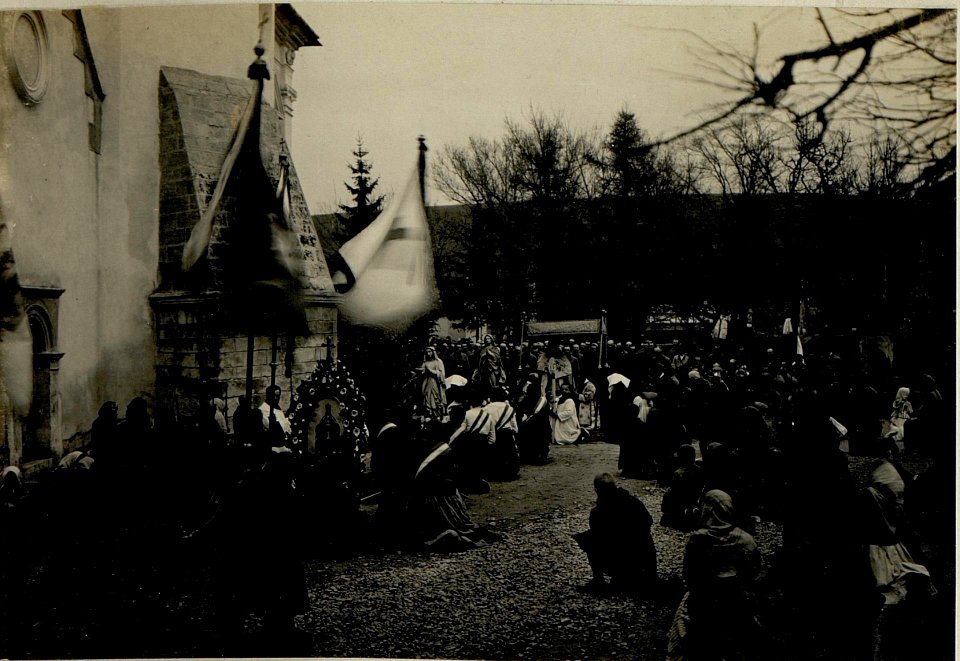 Prozession bei der Auferstehung, Ostern 1916 in Podhajce. (BildID 15521791)