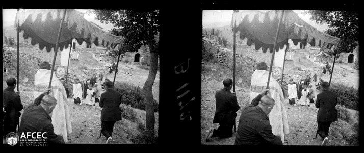 Processó de Corpus a l'església de Sant Pere de Valldaneu