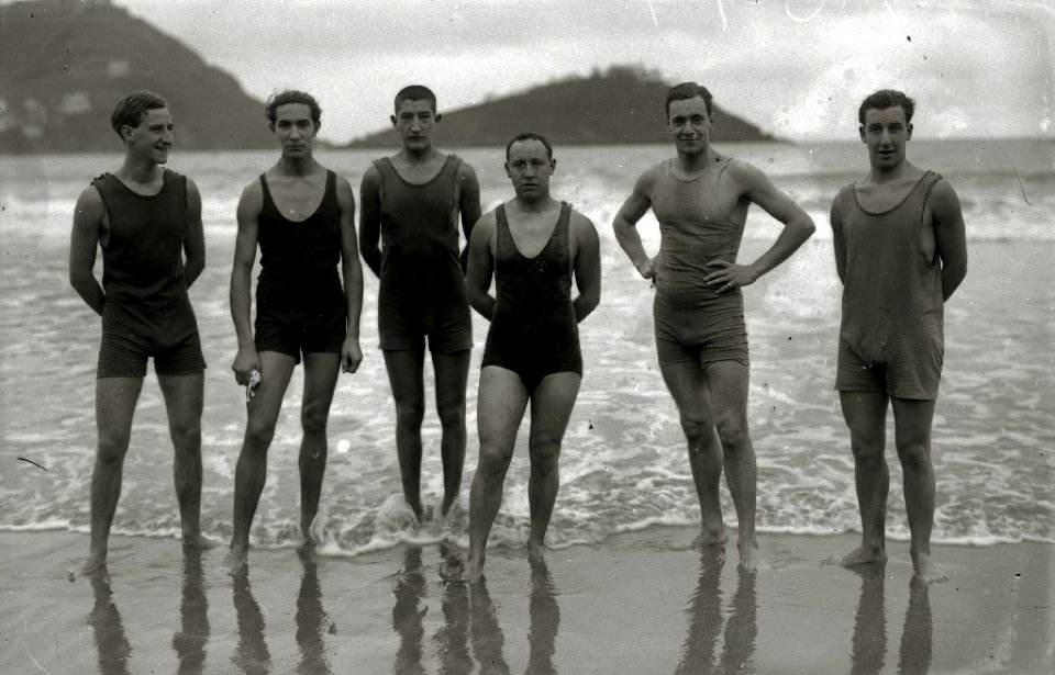 Prueba de natación en la playa de la Concha (2 de 2) - Fondo Car-Kutxa Fototeka