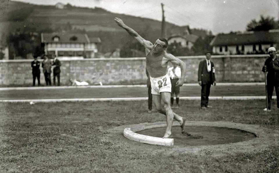 Pruebas de atletismo en el campo de Berazubi de Tolosa (4 de 8) - Fondo Car-Kutxa Fototeka