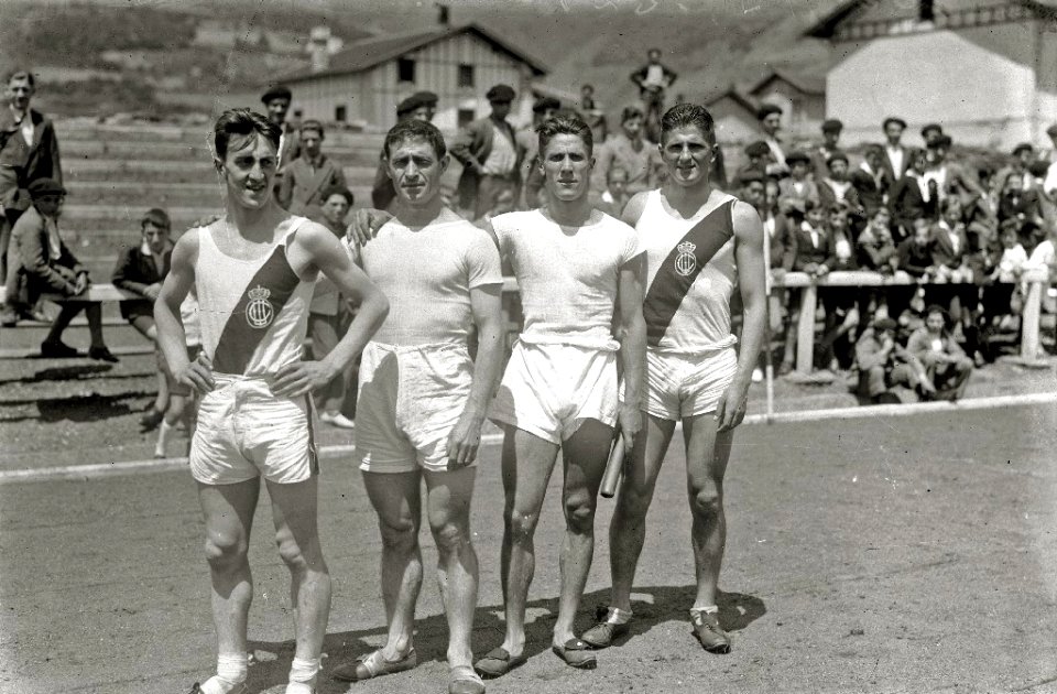 Pruebas atléticas en el campo de Berazubi en Tolosa (9 de 13) - Fondo Car-Kutxa Fototeka