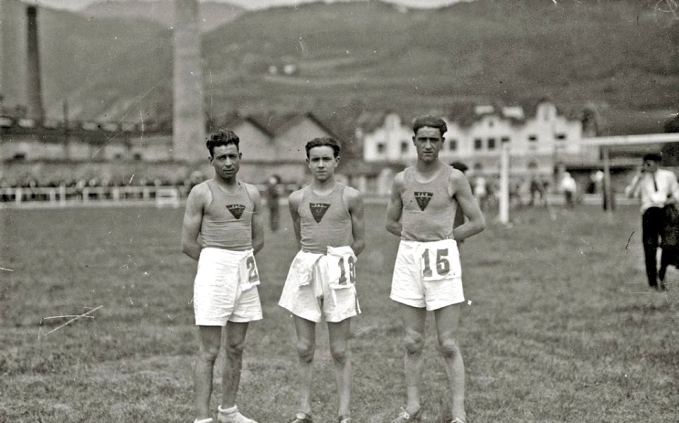Pruebas de atletismo en el campo de Berazubi de Tolosa (6 de 8) - Fondo Car-Kutxa Fototeka