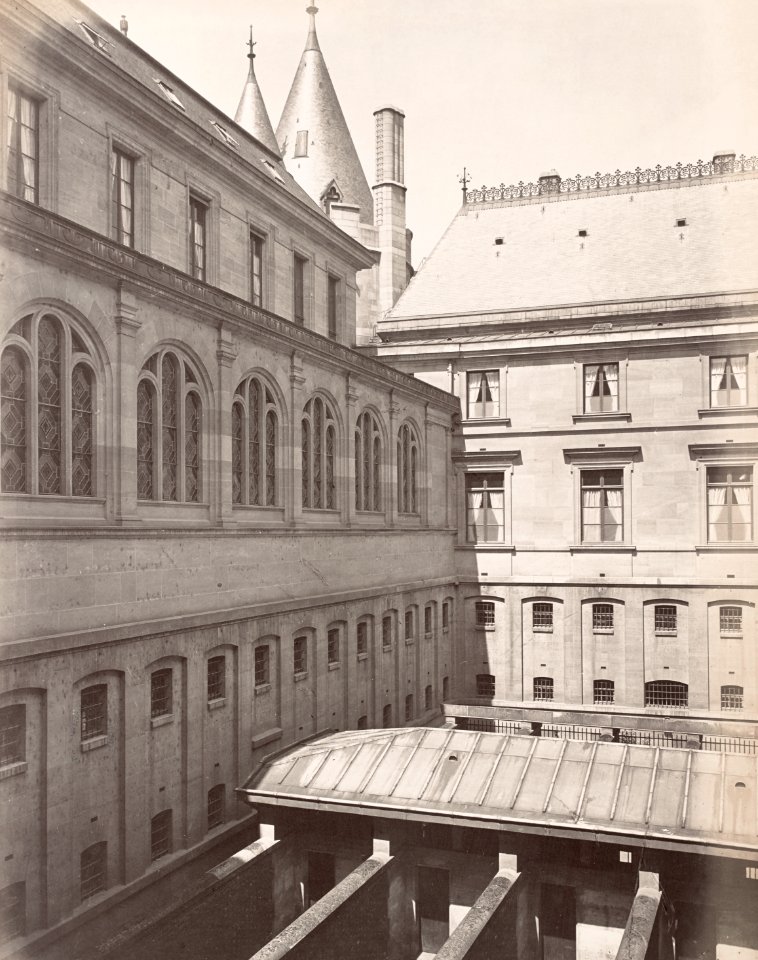 Préfecture de police de Paris - Service Photographique, Conciergerie - Cour intérieure