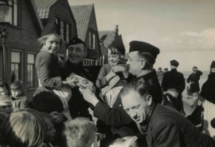 Propaganda Volendam - Fotodienst der NSB - NIOD - 211818