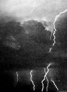 PSM V43 D471 Lightning clouds multiple flash