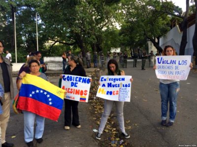 Protestas opositoras sobre el enfrentamiento El Junquito