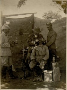 Protzenstellung, Zahnarzt bei der Arbeit. (BildID 15546549)