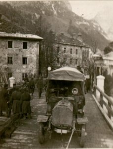 Provisorische Brücke der Grenze Pontafel-Pontebba. (BildID 15508235)