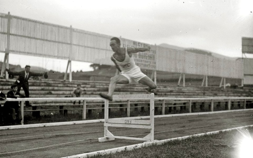 Pruebas de atletismo en el campo de Berazubi de Tolosa (3 de 8) - Fondo Car-Kutxa Fototeka