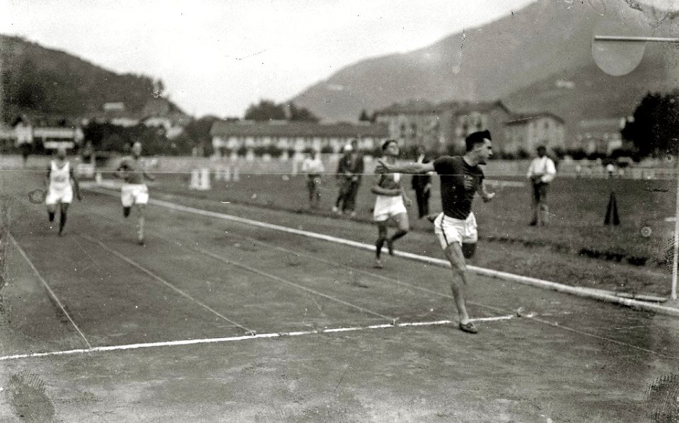 Pruebas de atletismo en el campo de Berazubi de Tolosa (7 de 8) - Fondo Car-Kutxa Fototeka