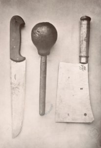 Préfecture de police de Paris - Service Photographique, Collection of weapons seized by police