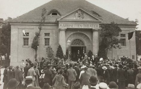 PS-2016-45-26-3--Pettendorfer-Nach-der-Vorstellung-10-Juli-1902-ret 3-ONLINE