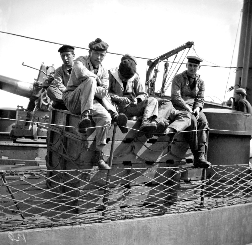 Ranskalainen torpedoristeilijä Temeraire vierailulla Helsingissä - N1931 (hkm.HKMS000005-0000018v)