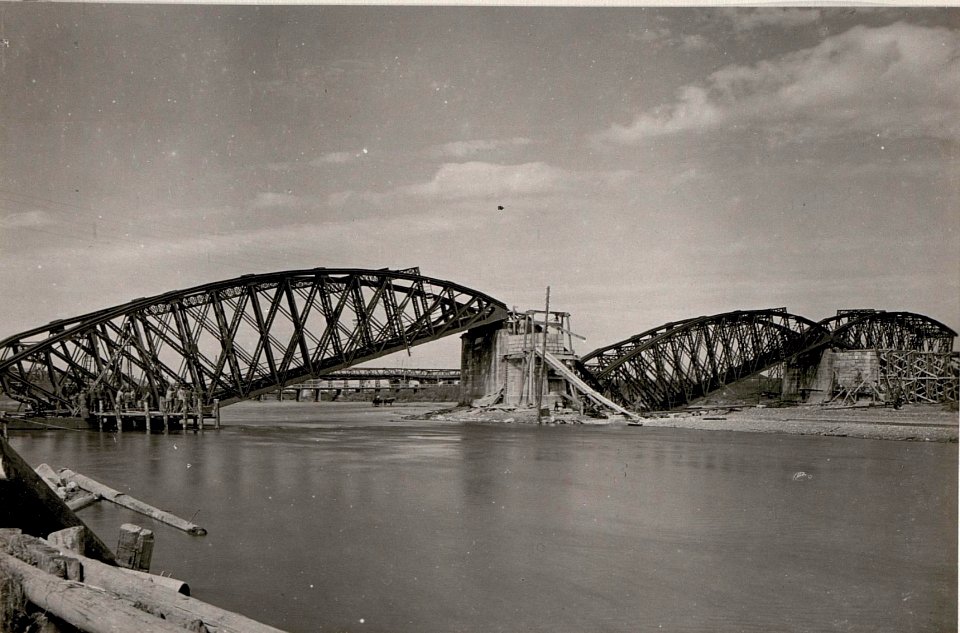 Prutheisenbahnbrücke Czernowitz Totalansicht (BildID 15719638)