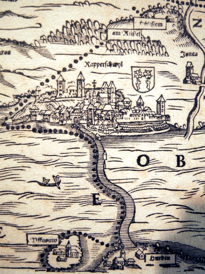 Rapperswil und die Seebrücke auf Jos Murers Karte des Zürcher Herrschaftsgebiets von 1566 (Ausschnitt) - Stadtmuseum Rapperswil - 'Stadt in Sicht - Rapperswil in Bildern' 2013-10-05 16-06-17 (P7700)