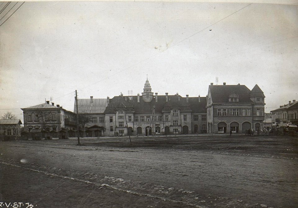Rathaus in Radautz 22.9.17. (BildID 15666203)