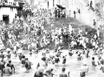 PSM V43 D662 The sacred pool of Haridwar and bathing pilgrims
