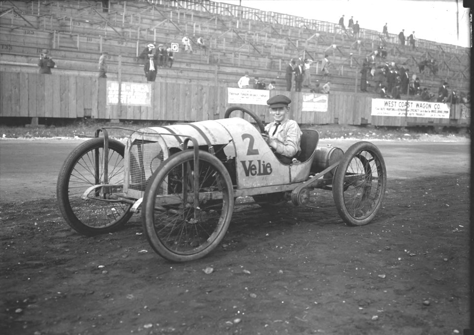Ray Ritters in cycle car at Tacoma Speedway in 1914 Boland SPEEDWAY083