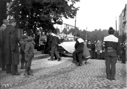 Ranskalaisen lentäjän Argoudin siunaustilaisuus Pyhän Henrikin kirkossa - N2121 (hkm.HKMS000005-000001iz)
