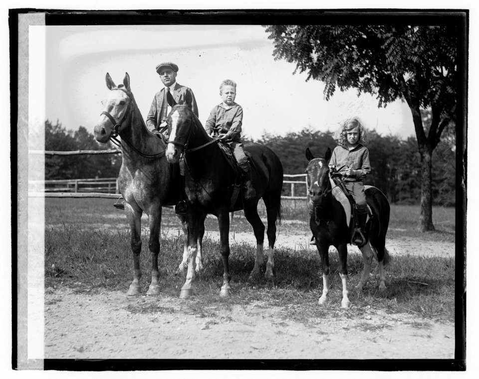 Ray Semmes & children LOC npcc.06952