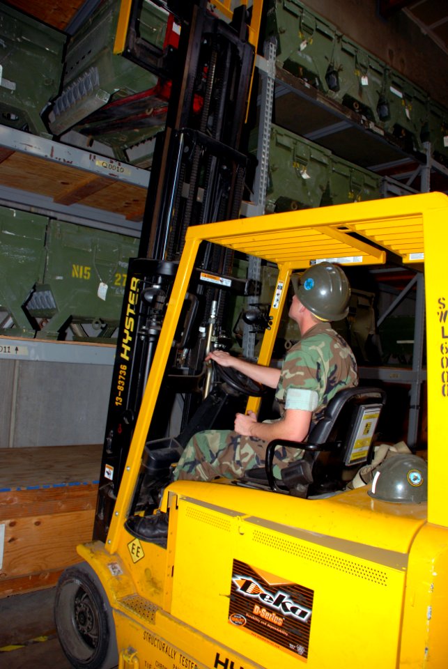 Reaction response drills 081016-N-YB753-213
