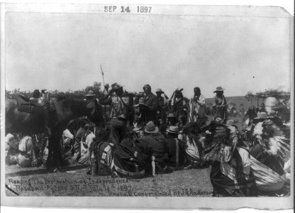 Reading the Declaration of Independence (white man to Lakota (Brule) assemblage) Rosebud Agency, S.D. LCCN2016648629