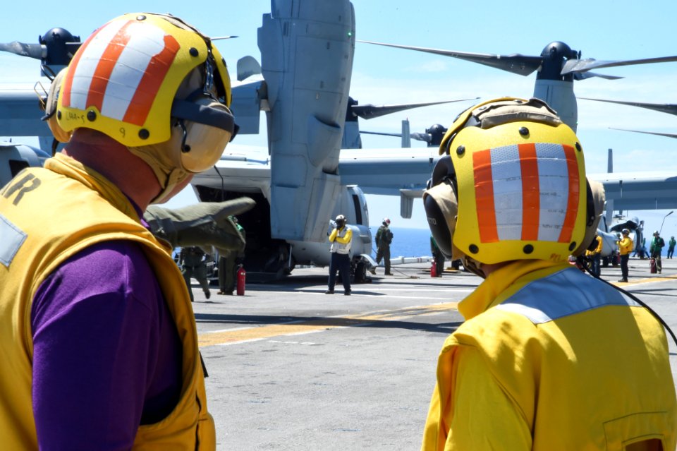 Rear Adm. Hugh Wetherald tours USS Peleliu 140926-N-NZ935-076