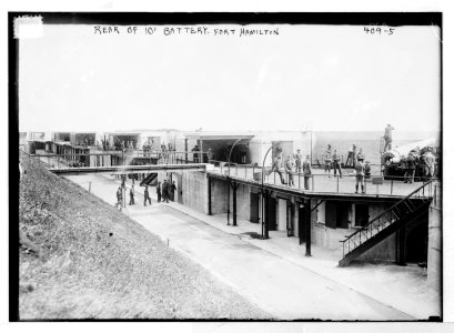 Rear of 10' battery, Fort Hamilton LCCN2014681933