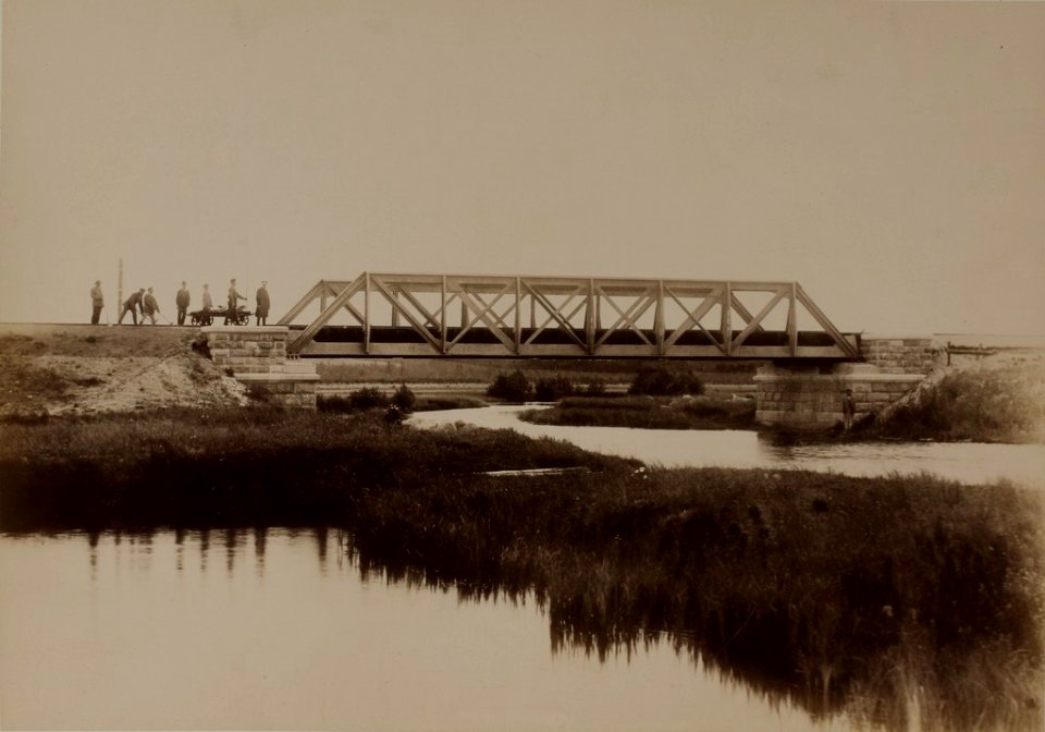 Raudteesild üle Elva jõe - Railway bridge over the Elva River (12810375174)