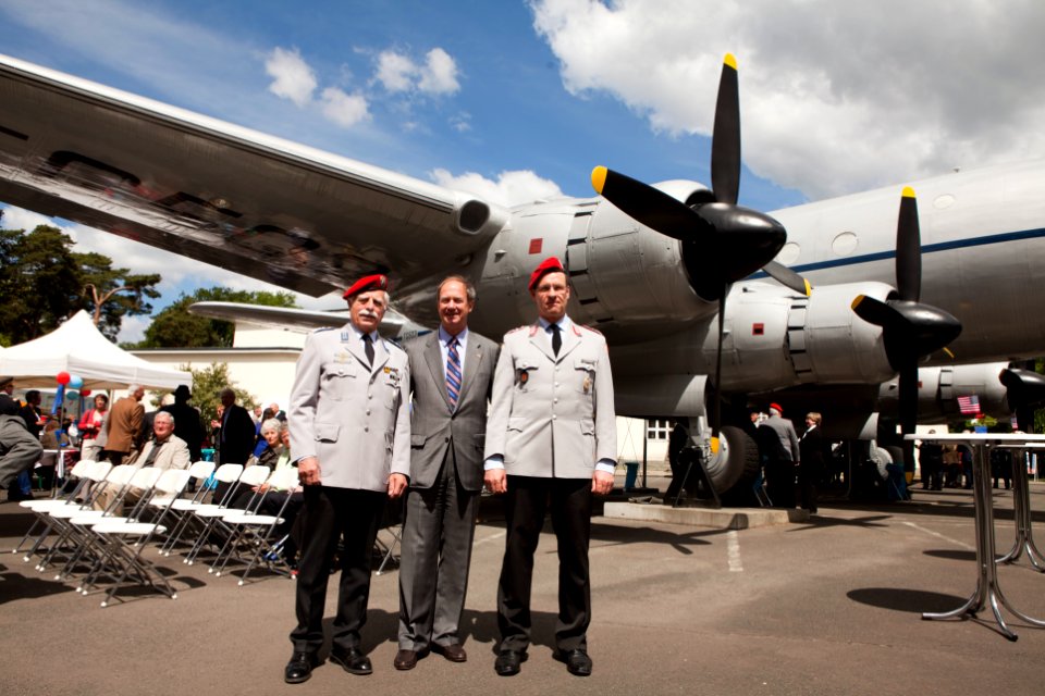 Reception in Honor of Armed Forces Day IMG 9859 (14195776851)