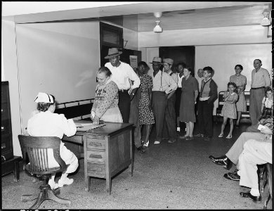 Reception room in clinic in company owned hospital. U.S. Coal & Coke Company, U.S. ^30 & 31 Mines, Lynch, Harlan... - NARA - 541407