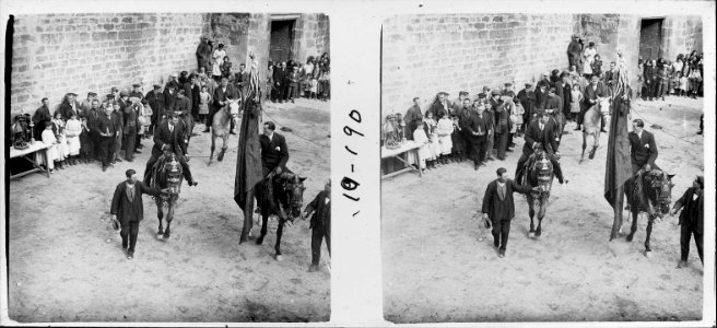 Rebent la benedicció durant els Tres Tombs