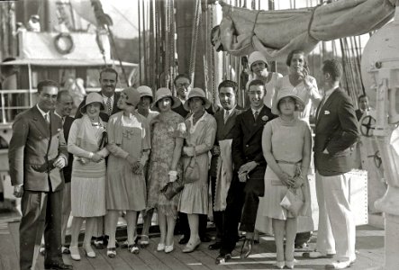 Recepción a bordo del buque de la Armada Argentina 'Presidente Sarmiento' fondeado en la bahía donostiarra (1 de 7) - Fondo Car-Kutxa Fototeka