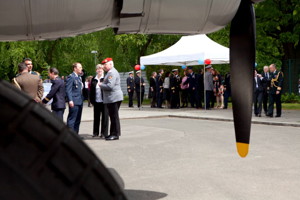 Reception in Honor of Armed Forces Day IMG 9848 (14195779501)