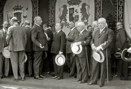 Recibimiento al general Miguel Primo de Rivera en el Ayuntamiento de San Sebastián (3 de 6) - Fondo Car-Kutxa Fototeka