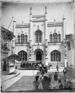Real Gabinete Português de Leitura, na rua Luís de Camões