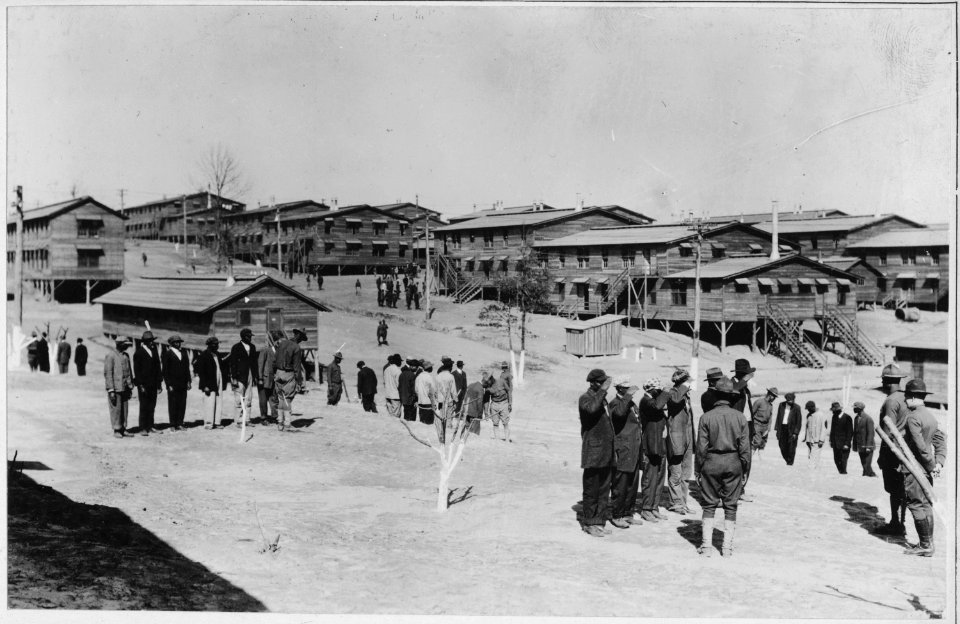 Recruits receiving instruction. Camp Gordon, Georgia. - NARA - 533576