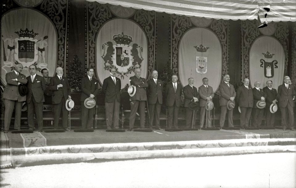 Recibimiento al general Miguel Primo de Rivera en el Ayuntamiento de San Sebastián (1 de 6) - Fondo Car-Kutxa Fototeka