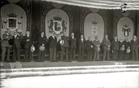 Recibimiento al general Miguel Primo de Rivera en el Ayuntamiento de San Sebastián (1 de 6) - Fondo Car-Kutxa Fototeka photo