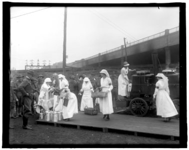 Red Cross Canteen, Union Station, Wash., D.C., World War I LCCN2016824401