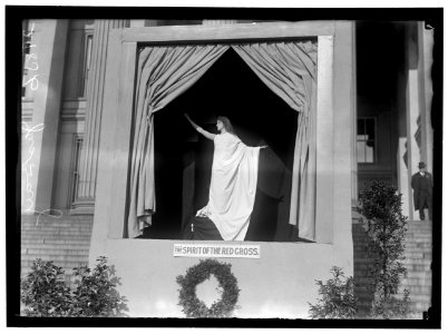 RED CROSS DEMONSTRATION WITH TABLEAUX, ON SOUTH FRONT OF TREASURY LCCN2016869604