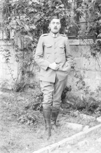 Red Cresc. off. (i.e., Red Crescent officer) LOC matpc.08148 (cropped)