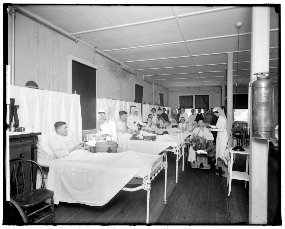 RED CROSS ACTIVITIES AT WALTER REED LCCN2016861789