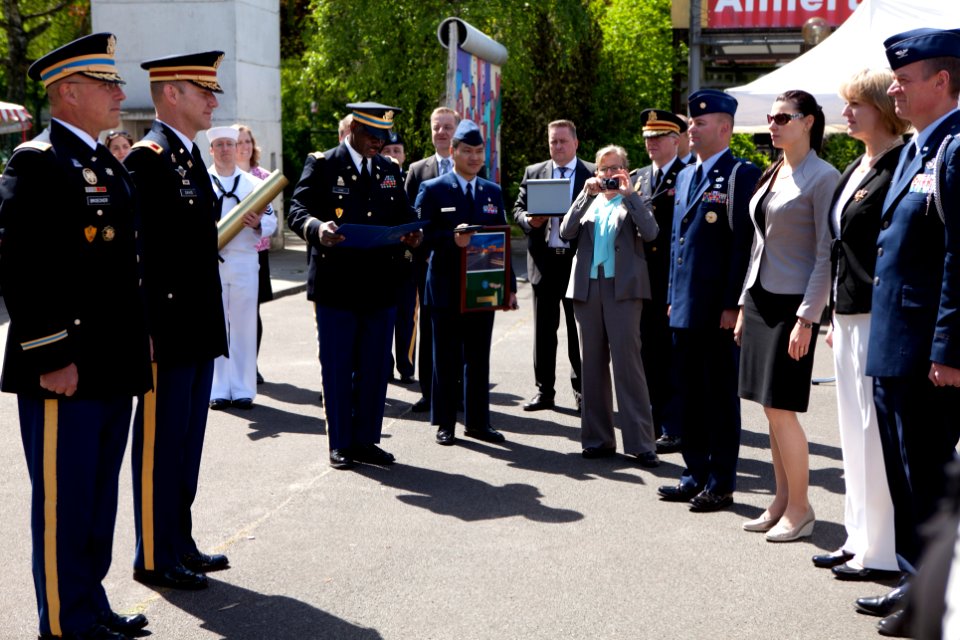 Reception in Honor of Armed Forces Day IMG 9785 (14012444698)