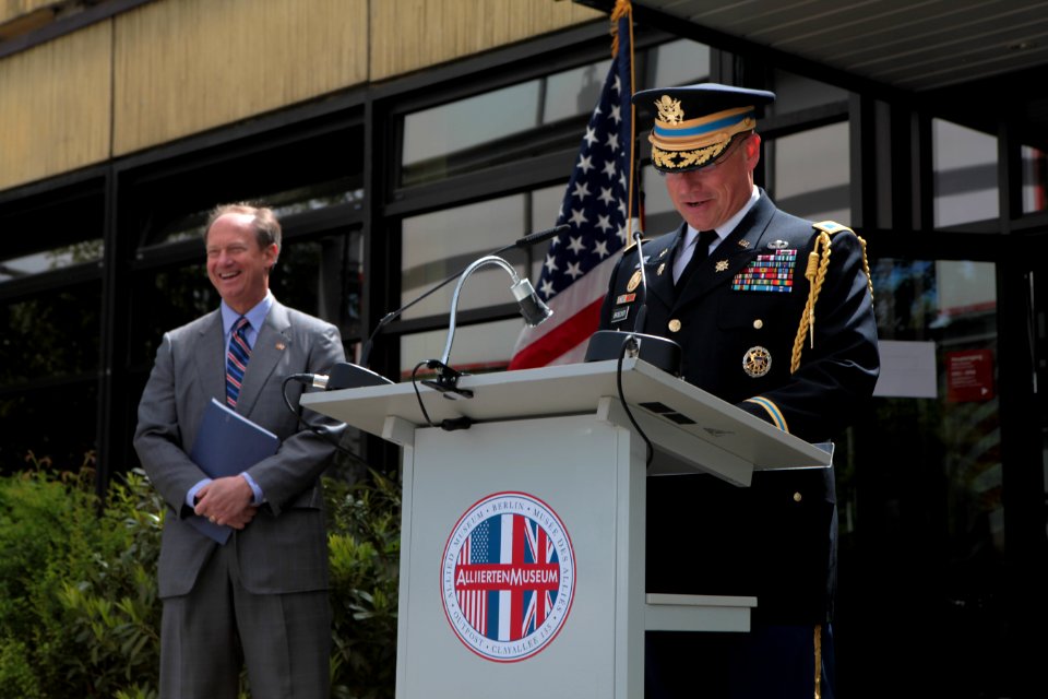 Reception in Honor of Armed Forces Day IMG 9898 (14196515542)