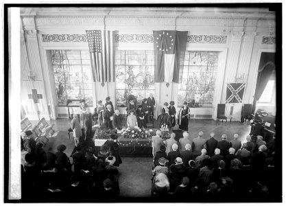 Red Cross memorial window, 11-1-22 LCCN2016846870