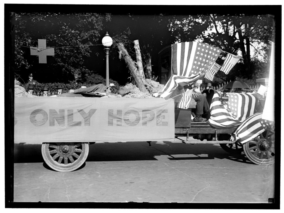 RED CROSS PARADE LCCN2016869196