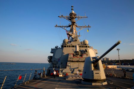 Reception with Ambassador Pyatt Aboard USS ROSS, July 24, 2016 (28505379231)