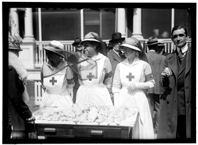 RED CROSS LUNCHEON ON GENERAL SCOTT'S LAWN. LADIES; SHIPPS, RIGHT LCCN2016867812